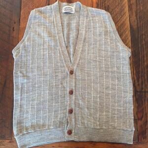 Vintage Heritage button front sweater vest
